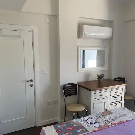 Apartmán 3+1 Havuzlu Lux Esyali Denize 1 Km Yakin Daire
