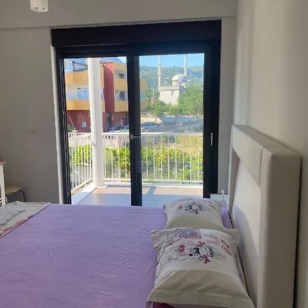 Apartmán 3+1 Havuzlu Lux Esyali Denize 1 Km Yakin Daire